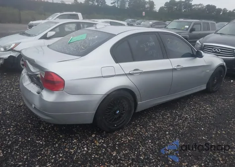 2008 BMW 328Xi z USA, uszkodzony, nr VIN WBAVC93508K037202